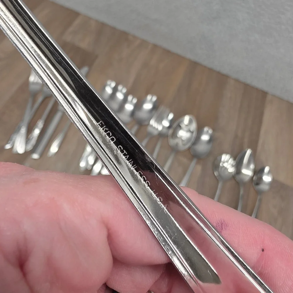 Mixed Stainless Flatware Lot Oneida Ekco Silco Capri Starburst Floral 35pc Japan